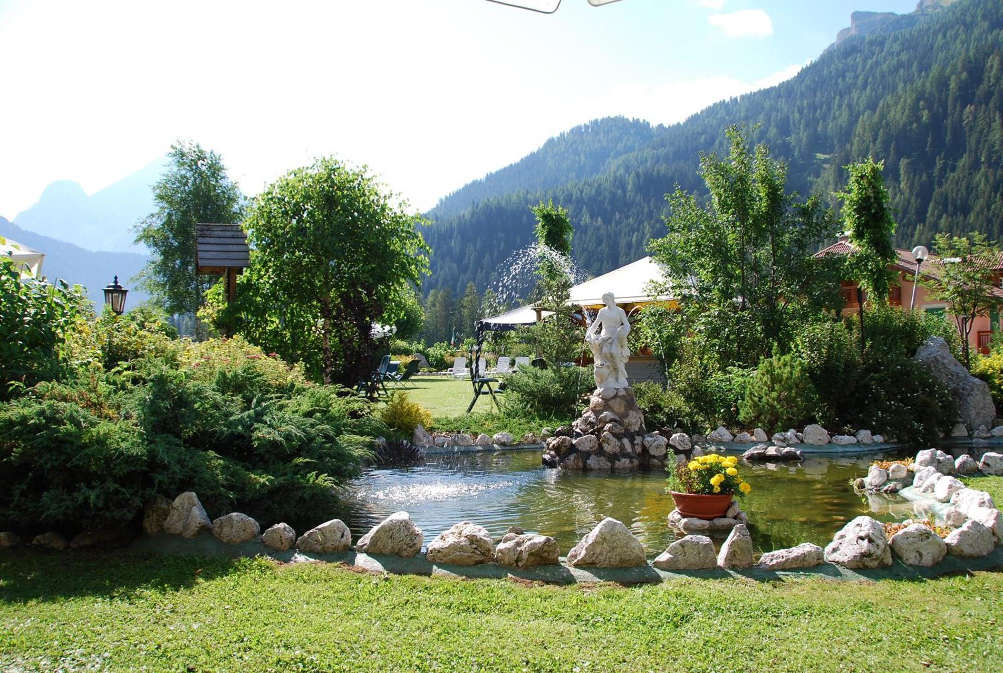Dolomiten Hotel Irma Canazei Εξωτερικό φωτογραφία